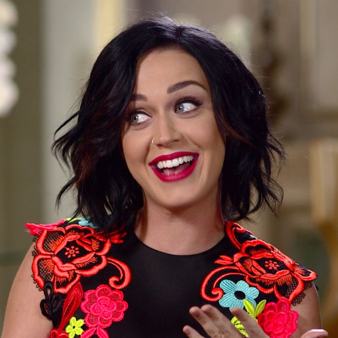 Katy Perry faz desejo de aniversário: <i>- Eu gostaria de pedir por paz</i>