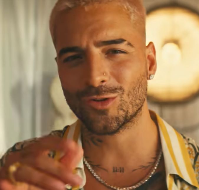Maluma perde paciência com fã durante show e internautas reagem Um dos fãs teria apertado mão de cantor forte demais, afirma jornalista