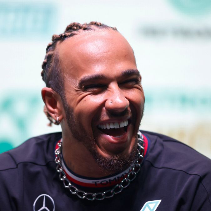 Piloto de <i>Fórmula 1</i> Lewis Hamilton se derrete pelo Brasil e brinca: <i>- Eu deveria ter uma namorada brasileira</i>