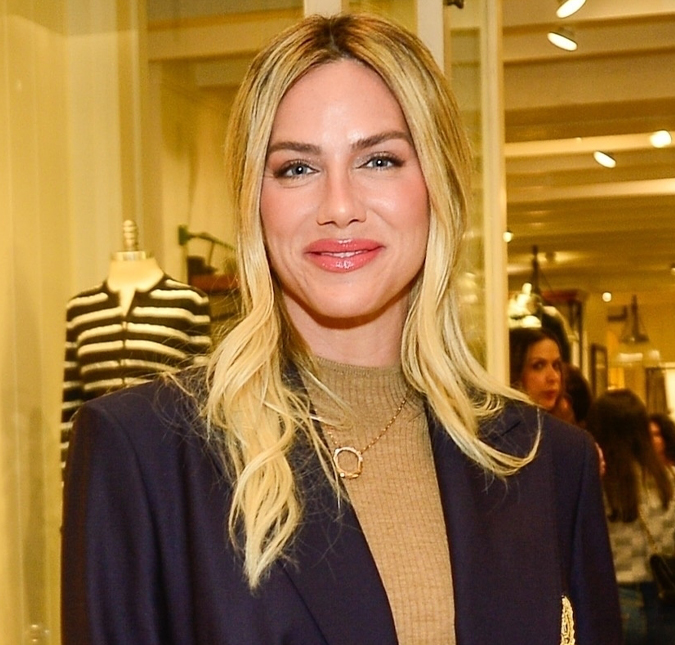 Giovanna Ewbank fala sobre o retorno do <i>podcast Quem Pode, Pod</i>: <i>Vai ter esse ano ainda</i>