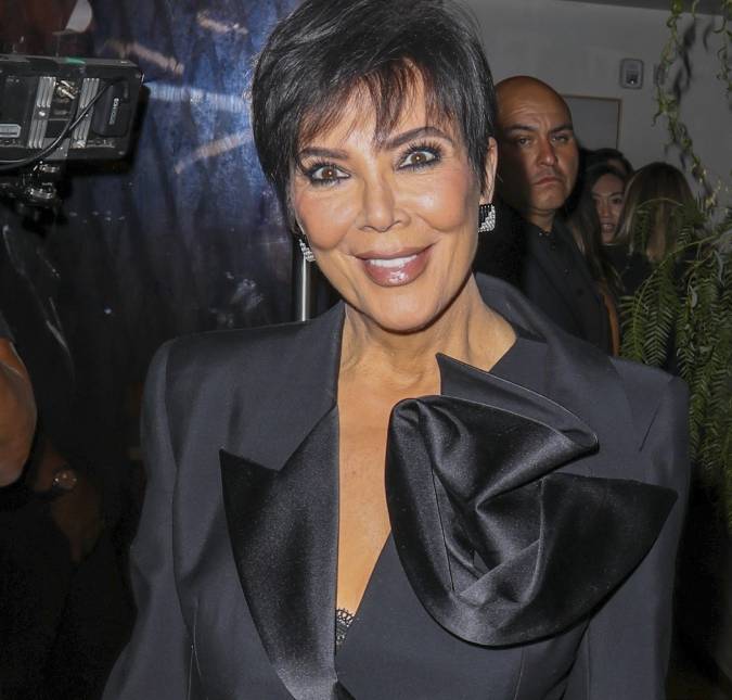 Irmãs Kardashian se declaram para Kris Jenner em seu aniversário