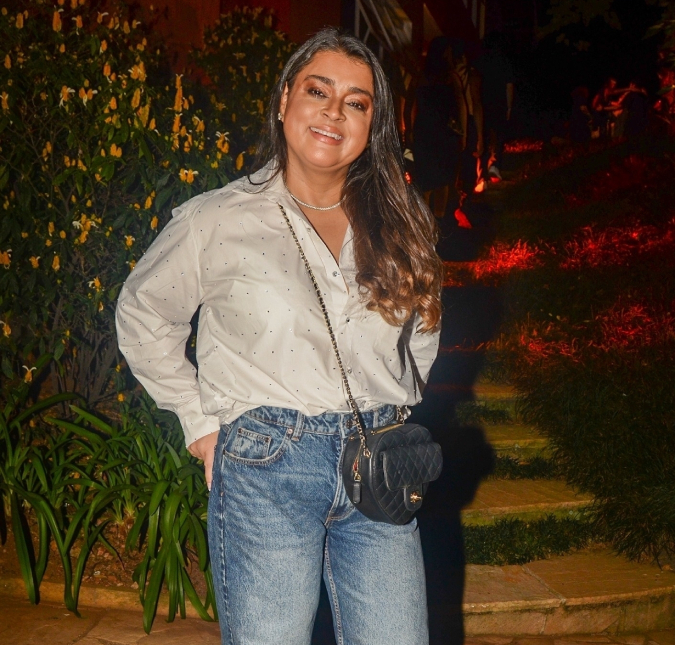 Preta Gil aparece de surpresa em festival e faz discurso sobre a amizade: <I>- Nós, mulheres, temos que nos abraçar</I>
