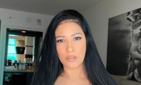 Decotes, recortes e muita transparência! Veja alguns modelitos de Simaria para você se inspirar