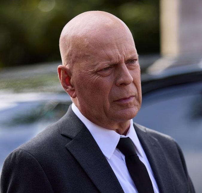 Esposa de Bruce Willis fala sobre a rotina com o marido um ano após diagnóstico de demência Emma Heming Willis se pronunciou em suas redes sociais