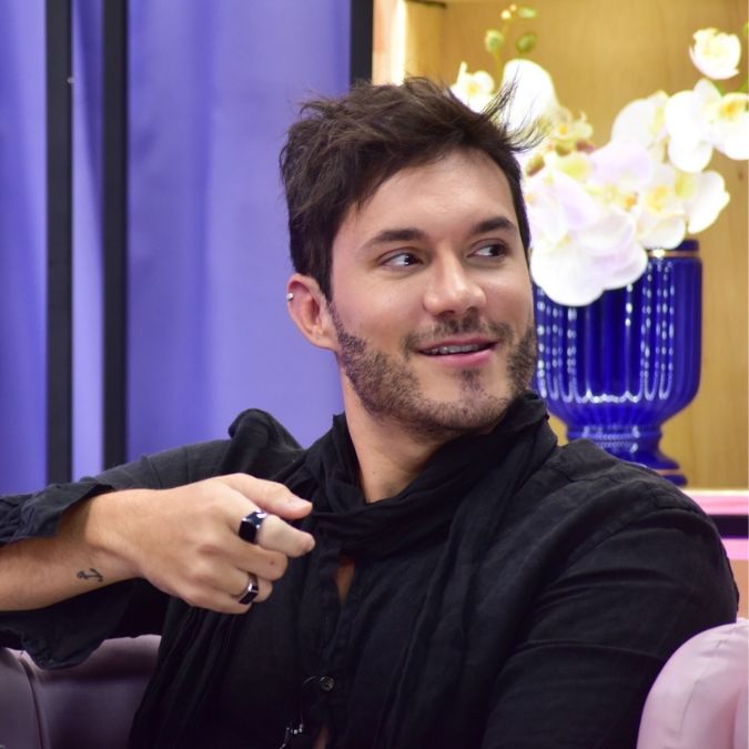 Eliezer aparece irritado nas redes sociais e justifica grosseria após críticas à Lua: <i>- Não quero ser evoluído</i>