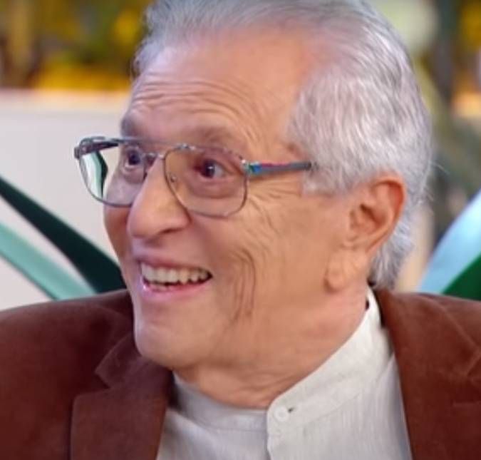 Filha de Carlos Alberto de Nóbrega fala sobre estado de saúde do pai Maria Fernanda Nóbrega usou as redes sociais para esclarecer boatos sobre a saúde do humorista