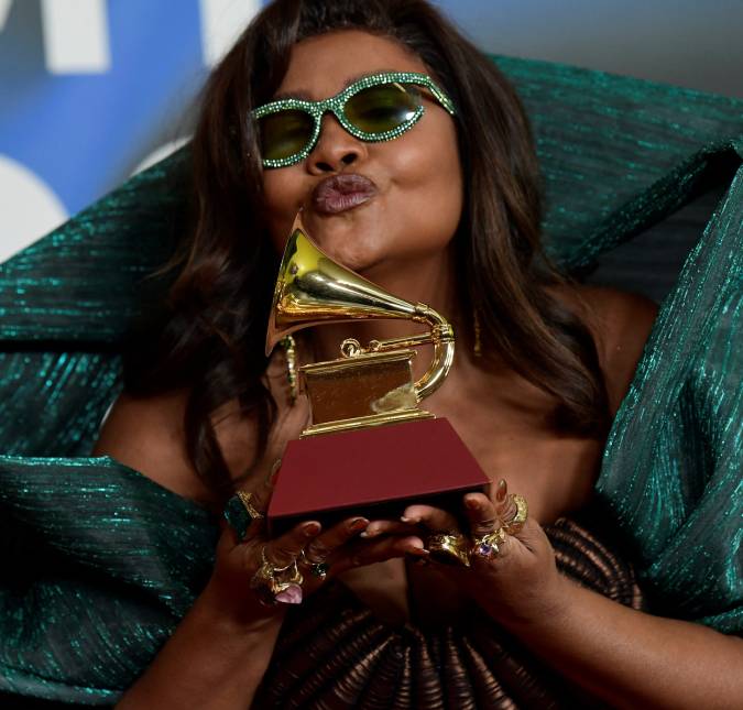 Gaby Amarantos vence categoria de <i>Melhor Álbum de Música de Raízes em Língua Portuguesa</i> no <i>Grammy Latino 2023</i>