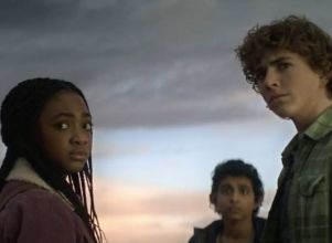 Nova série de <i>Percy Jackson</i> ganha <i>trailer</i> cheio de aventuras do semideus ao lado de seus amigos