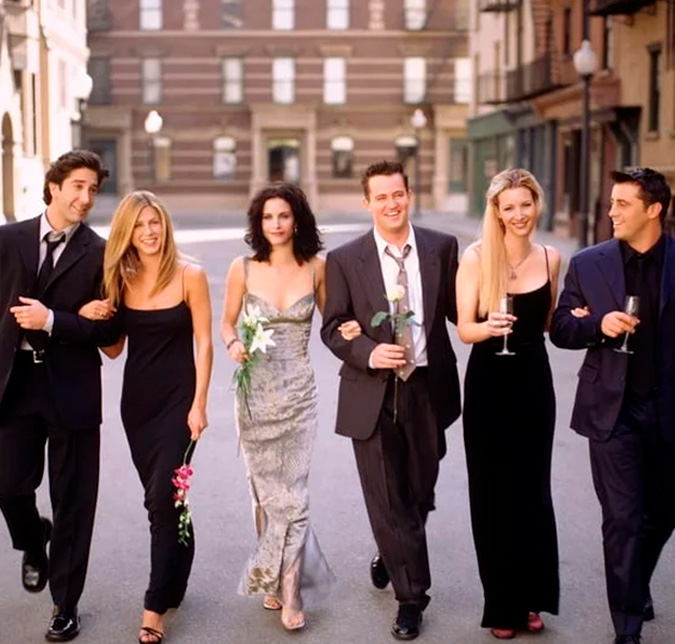 Elenco de <I>Friends</i> prepara homenagem para Matthew Perry no <I>Emmy Awards</i>, diz jornal