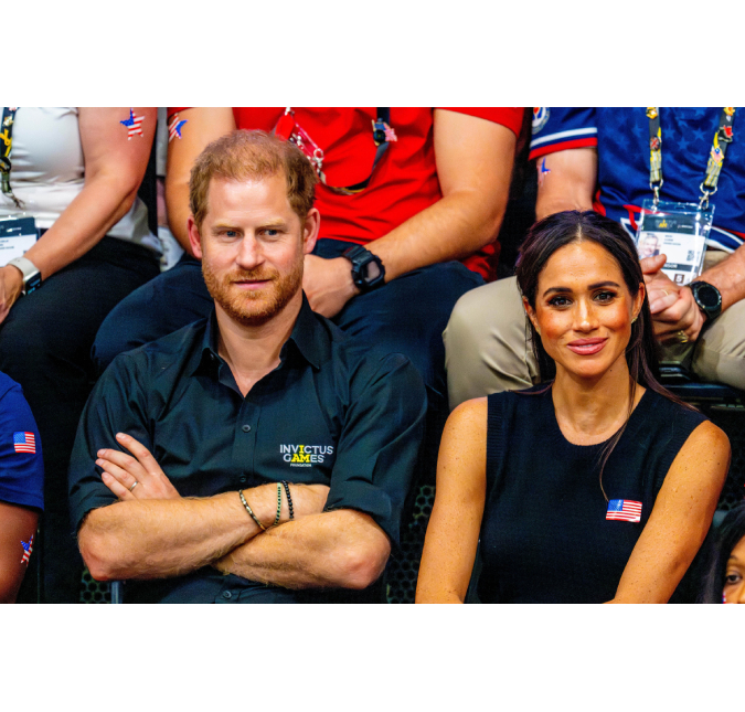 Novo livro revela que Príncipe Harry perguntou se Rei Charles III não gostaria de ver os netos, após ter que devolver chave de casa na Inglaterra