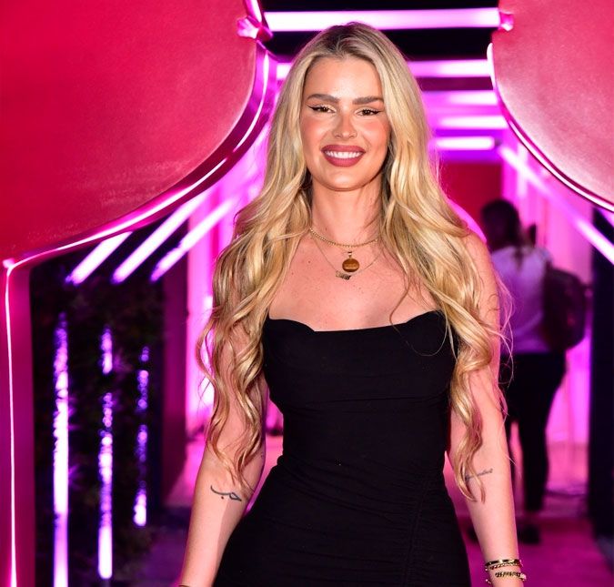 Yasmin Brunet revela que mulher estava se passando por sua assessora para aplicar golpes A modelo contou que uma vítima chegou a realizar um boletim de ocorrência