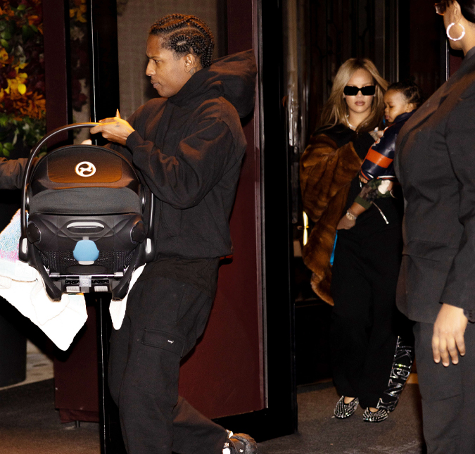 De visual novo, Rihanna é fotografada com A$AP Rocky e os dois filhos