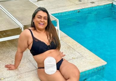 Preta Gil passa por cirurgia de retirada da bolsa de ileostomia e equipe tranquiliza: <i>Está bem e se recuperando</i>. Veja tudo que a cantora já falou sobre o tratamento após a cirurgia de retirada do câncer