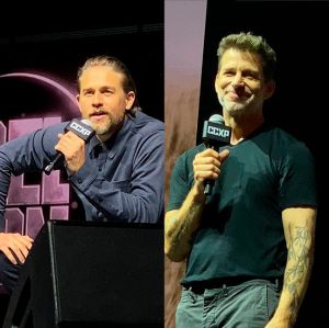 Na <I>CCXP23</i>, Charlie Hunnam entrega o motivo de querer trabalhar com Zack Snyder em <I>Rebel Moon</i>