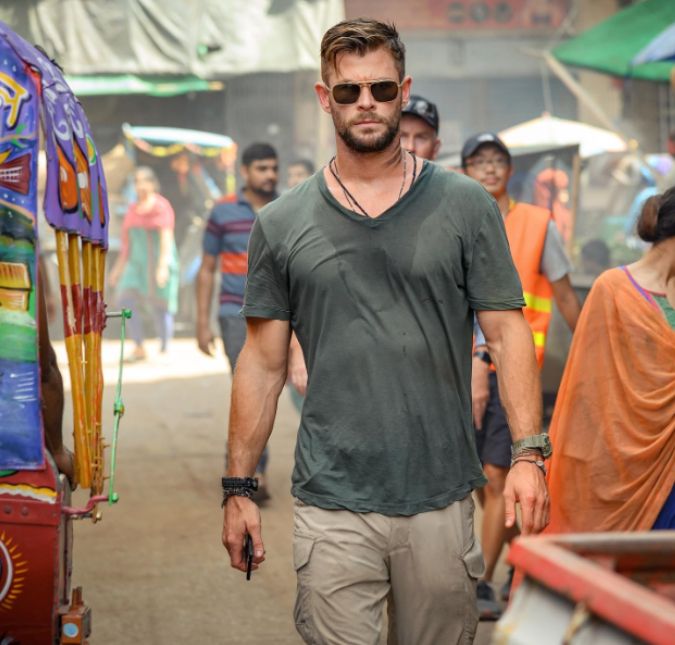 Chris Hemsworth encontra Ítalo Ferreira em clube de surf e posta vídeo arrasando no esporte O ator de Thor está no Brasil pela CCXP23