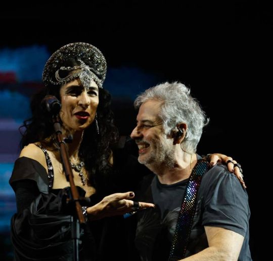 Roberto de Carvalho canta Rita Lee em <i>show</i> de Marisa Monte no <i>Primavera Sound</i>