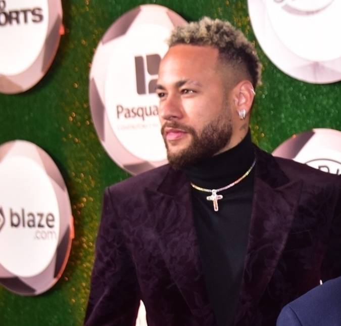 Neymar Jr. teria trocado mensagens com influenciadora de site adulto enquanto Bruna Biancardi estava grávida