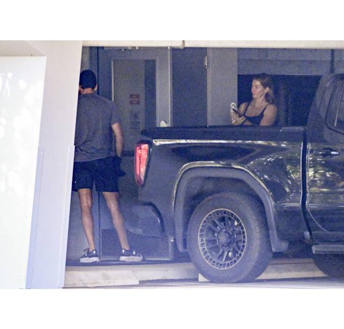 Gisele Bündchen é flagrada chegando em ginásio com seu professor de <i>Jiu-Jitsu</i>, Joaquim Valente, em Miami