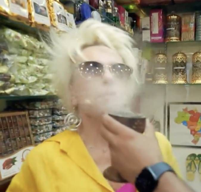 Apresentadora viajou aos Emirados Árabes em novembro de 2023