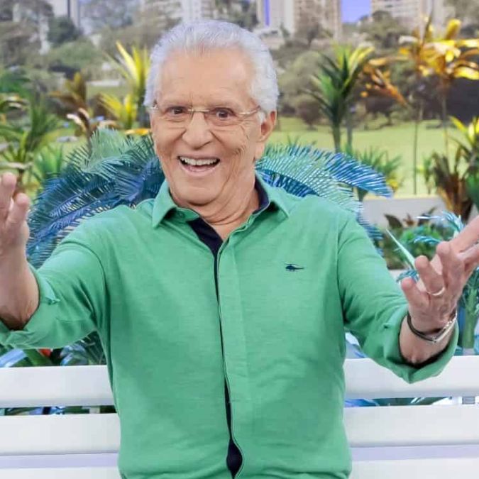 Esposa de Carlos Alberto de Nóbrega atualiza sobre saúde do marido após cirurgia: <i>Deu tudo certo</i>