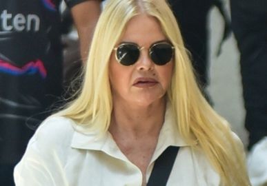 Diagnosticada com dengue, Monique Evans desabafa: <I>Não é mole, não. Já emagreci muitos quilos</i>