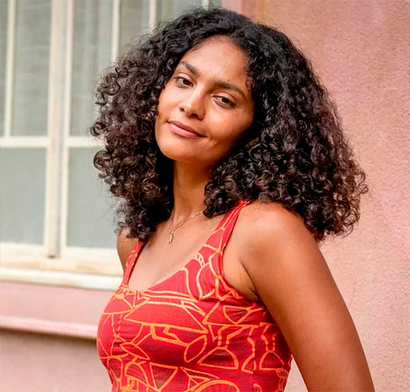 Barbara Reis, de <I>Terra e Paixão</i>, se casa no próprio apartamento no Rio de Janeiro