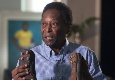 Exame de mulher que acusava Pelé de ser seu pai dá negativo, diz jornal