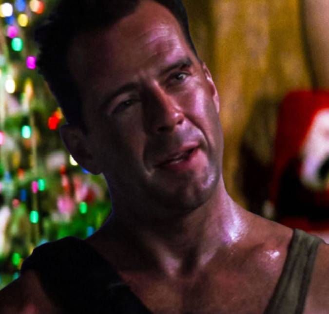 Clássico de Natal? Esposa de Bruce Willis assiste a <i>Duro de Matar</i> durante celebrações
