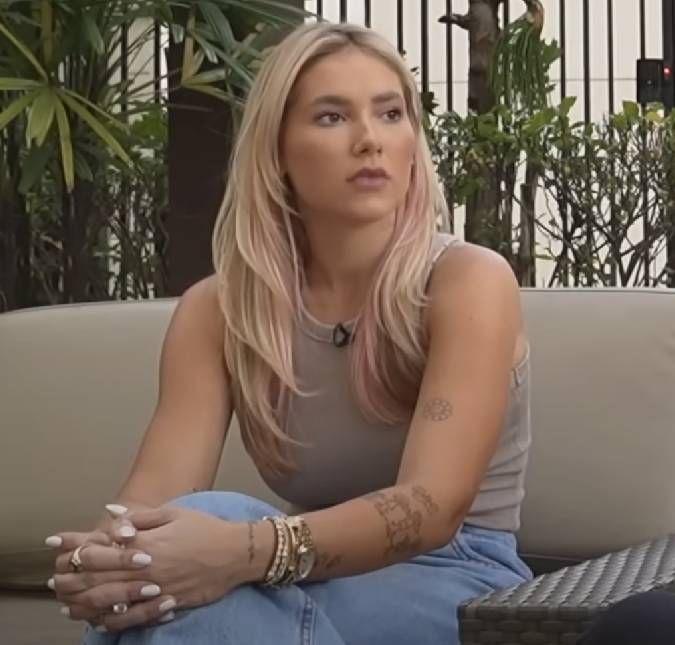 A influenciadora explicou seu sumiço por conta da conexão