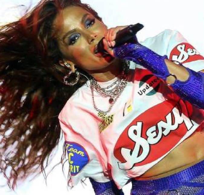 Anitta desabafa sobre cansaço após <I>show: A idade chegou para mim</I>