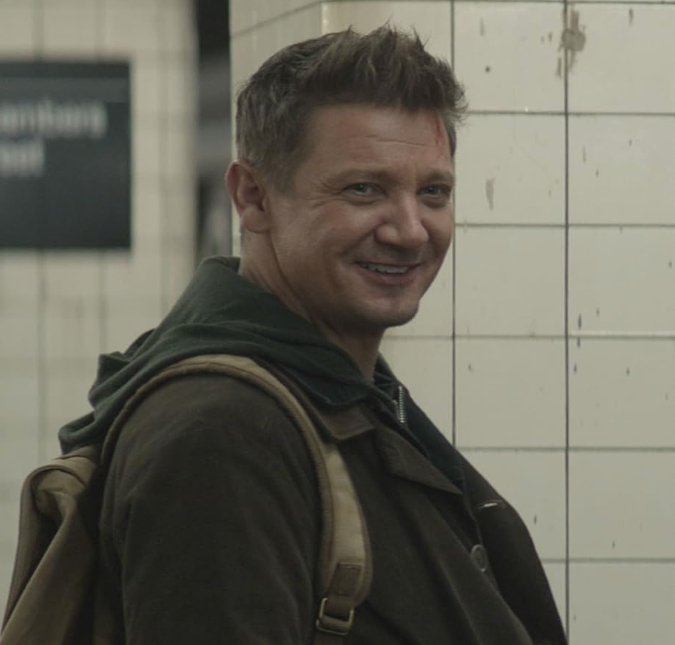 Após acidente quase fatal, Jeremy Renner admite nervosismo em voltar aos <i>sets</i>