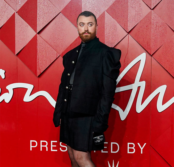 Sam Smith termina namoro e volta a usar aplicativos de relacionamento, diz jornal