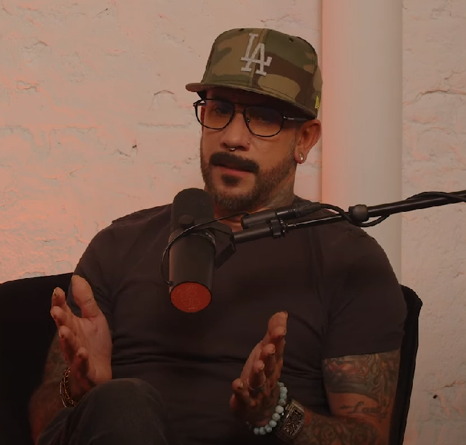 AJ McLean, do <i>Backstreet Boys</i>, compartilha vídeo dançando completamente nu