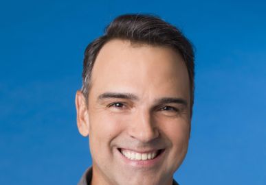 Tadeu Schmidt muda de visual para o <I>BBB24</I> e desabafa: <I>- Ninguém falou nada sobre isso</I>