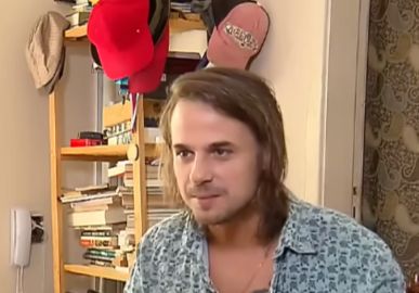 Após viralizar, Daniel Erthal, ex-<I>Malhação</I>, conta sobre trabalho como ambulante: <I>- Consigo pagar a conta</I>