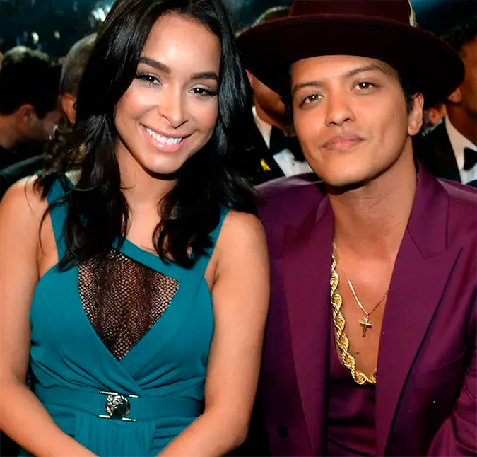 Acabou? Namoro de 13 anos de Bruno Mars com Jessica Caban está em crise, diz jornal