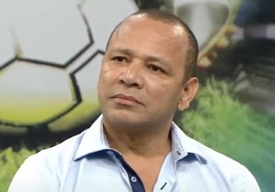 Pai de Neymar Jr. e Mariane Bernardi deixam de se seguir nas redes e madrasta do atleta posta mensagem enigmática