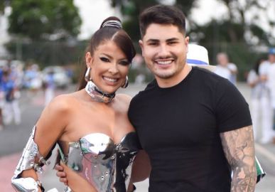 Lucas Souza acompanha Jaquelline Grohalski em ensaio de Carnaval no Sambódromo do Anhembi