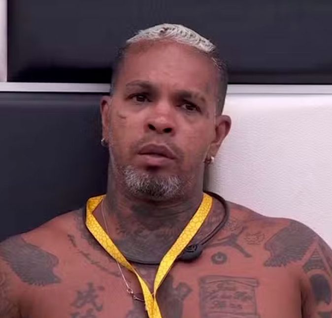 Rodriguinho também chamou atenção ao compartilhar sua opinião sobre RBD: - É música de branco. Existe música negra e branca, e RBD é muito branca... não estou falando que é ruim, mas tem um contexto. E também mencionou Taylor Swift: - É muito branco! É branco demais para mim. Rodriguinho também chamou atenção ao compartilhar sua opinião sobre RBD: - É música de branco. Existe música negra e branca, e RBD é muito branca... não estou falando que é ruim, mas tem um contexto. E também mencionou Taylor Swift: - É muito branco! É branco demais para mim.