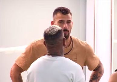 Nizam sente o baque da eliminação de Pizane e Rodriguinho nega falas sobre mulheres durante madrugada do <i>BBB24</i>