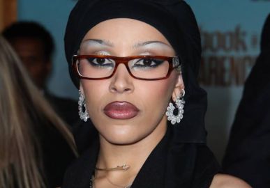 Doja Cat é agredida pelo irmão e tem dentes arrancados, diz <I>site</i>