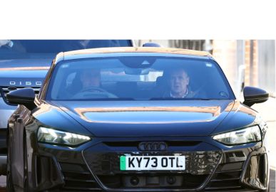 Após cirurgia abdominal, Kate Middleton recebe visita de Príncipe William no hospital