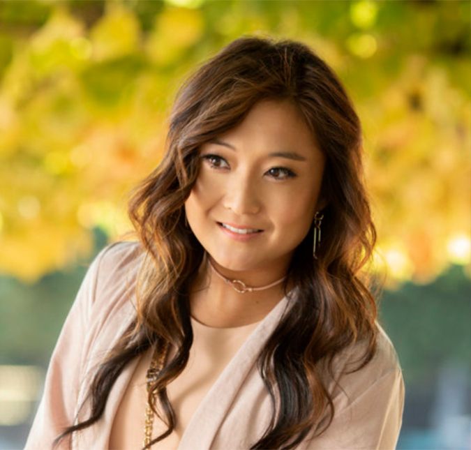 Ashley Park, de Emily In Paris, vai parar na UTI com após sofrer choque séptico crítico O quadro de amigdalite evoluiu e afetou os órgãos da atriz