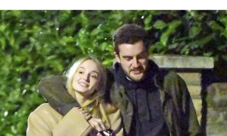 Após separação de Joe Jonas, Sophie Turner faz a fila andar e é vista agarradinha em <i>affair</i>