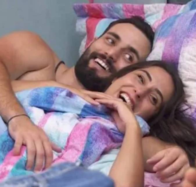 Aconteceu! Deniziane e Matteus se beijam embaixo do edredom no <i>BBB24</i>