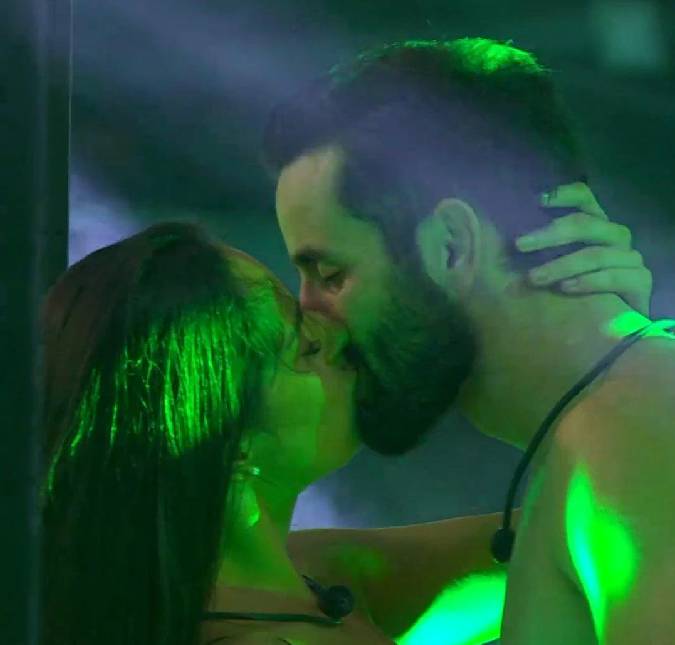 Beijão, fofoca e muitas conversas sobre jogo! Confira o que aconteceu na festa do <i>BBB24</i>