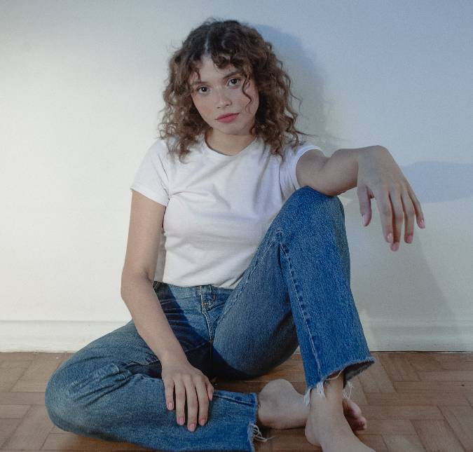 Flor em <i>Renascer</i>, Julia Lemos conta como foi desistir do curso de Direito para se dedicar à arte