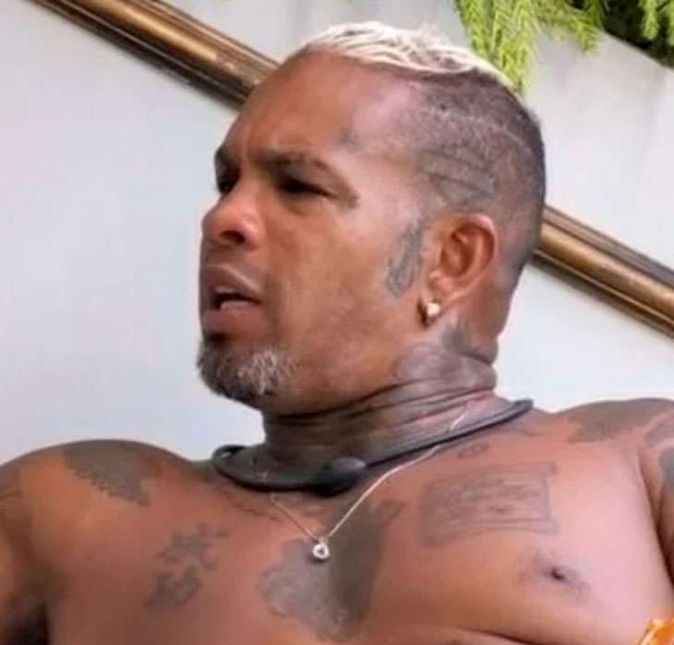 O cantor ainda chegou a apelidar Yasmin Brunet de Yasmin Comer. O cantor ainda chegou a apelidar Yasmin Brunet de Yasmin Comer.