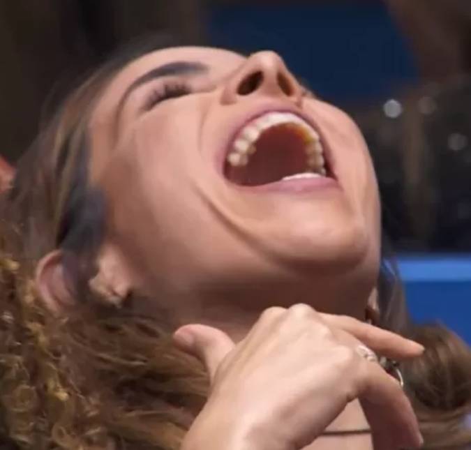 Internautas notam falta de dente em Wanessa Camargo: <i>Falta de dinheiro para implante não é</i>