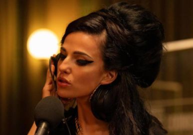 Cinebiografia de Amy Winehouse ganha novo <i>trailer</i> oficial; confira!